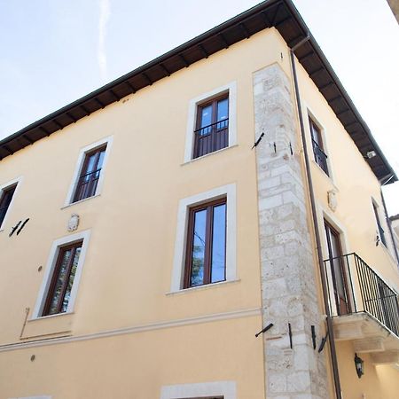 Dimora Del Sole - Intero Appartamento LʼAquila Extérieur photo